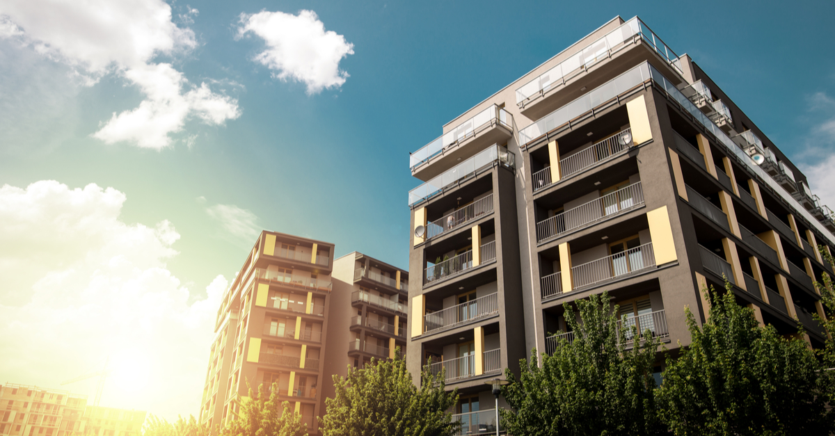 Apartments Near Metrolink Rail Station