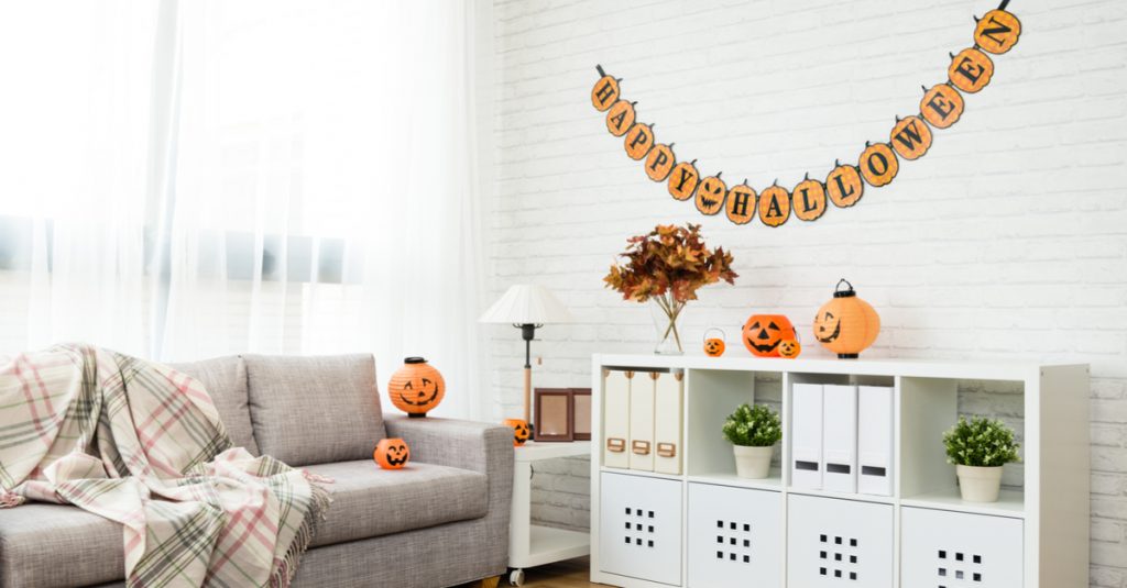 How to Decorate Your Phoenix Apartment for Halloween Heers Management